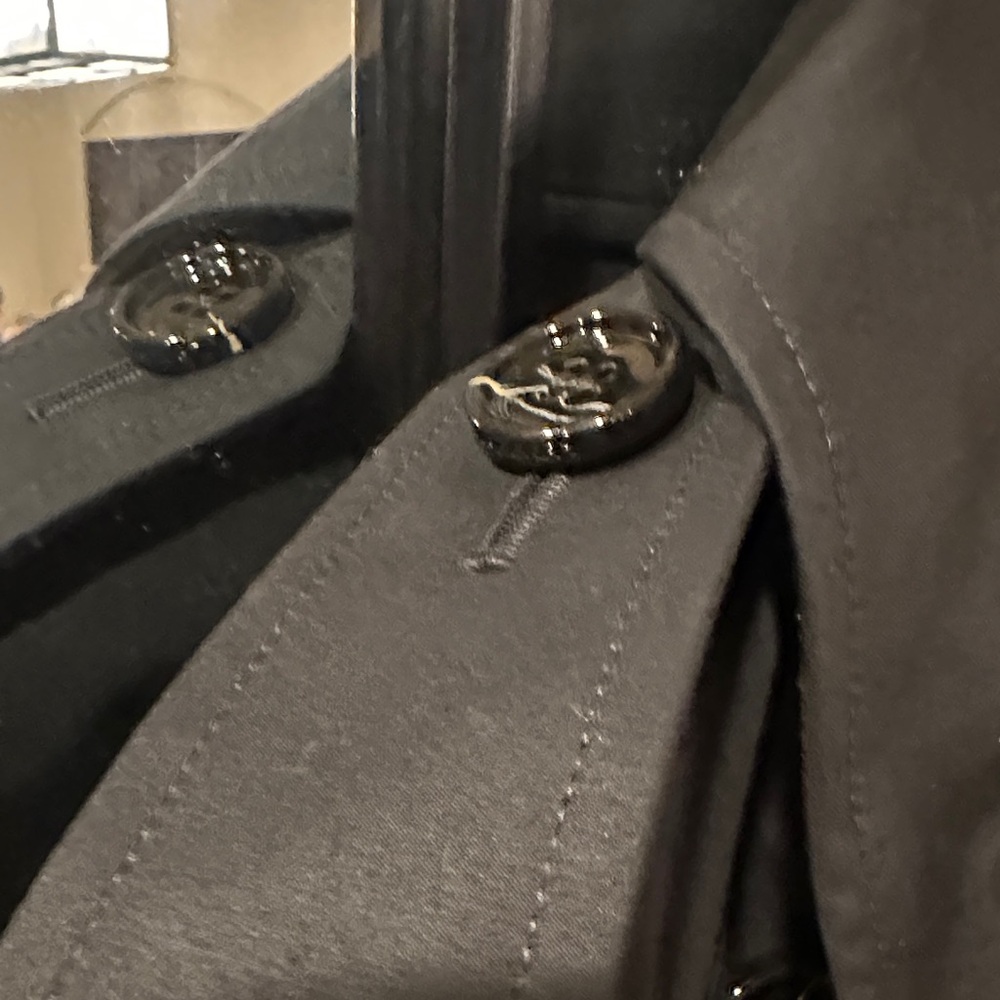 Woman’s Burberry Hillington Black Trench Coat with Signature Plaid Lining US 6 - Picture 4 of 12